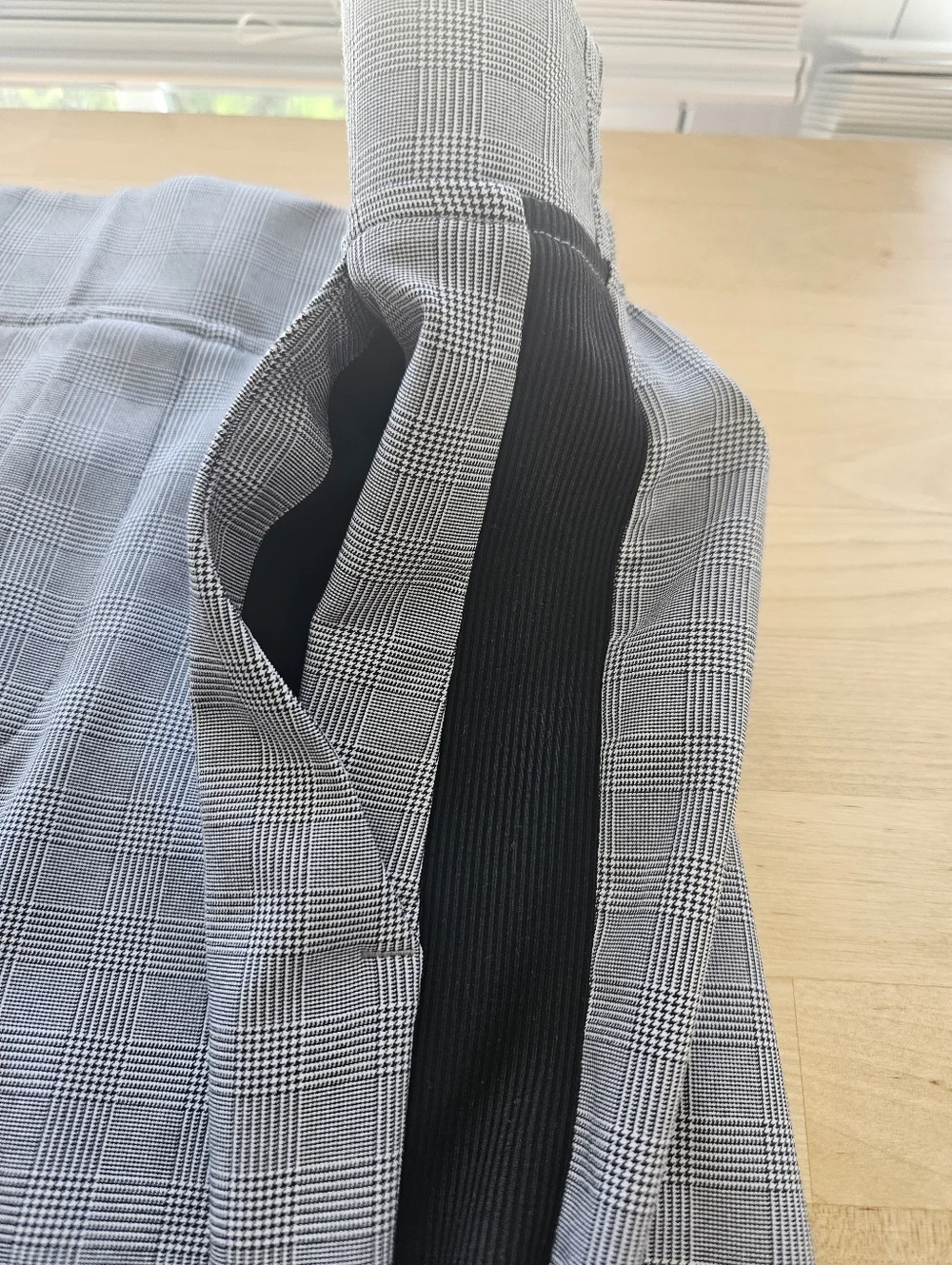 ATHLETA Brooklyn Glen Plaid Pull On Pant Sz 10T Gray Black Travel Athleisure - Picture 8 of 16